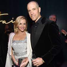 Feb 07, 2018 · witherspoon began dating hollywood agent jim toth shortly after. Everything To Know About Reese Witherspoon And Jim Toth S Relationship