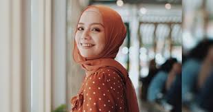 Mengulas mengenai fenomena 'baby sayang', kata mira, dia menganggap penularan video dan perkataan 'baby sayang' adalah sesuatu yang bermanfaat dan dipandang daripada sudut positif. Nak Panggil Baby Ke Sayang Mira Filzah Kata Baby Sayang Gosip Tempatan Gosip Forum Cari Infonet
