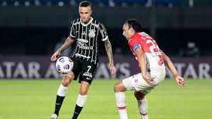 No último jogo do corinthians, o time surpreendentemente errou chances de gol incríveis. Corinthians Decepciona E Apenas Empata Com O River Plate Par Na Copa Sul Americana Lance