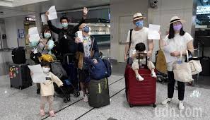 Jun 09, 2021 · 在疫情籠罩之下，出國旅遊顯然是天方夜譚，你已經多久沒有搭飛機了呢？今年三月台灣與帛琉正式啟動「旅遊泡泡」，雖然對於許久未出國的國民來說相當振奮人心，但考量到疫情風險和團費等項目，當時參團狀況不如預期，更遑論現在台灣疫情嚴峻，出國遊玩早不在計劃內。 å¸›ç‰æ—…éŠæ³¡æ³¡æ¬¡ç™¼åœ˜åƒ…13äººæˆè¡Œ å¥½æˆ¿ç¶²news