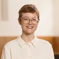 Lisa Holz's Instagram, Twitter & Facebook