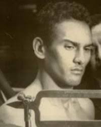 Enrique Higgins boxer •