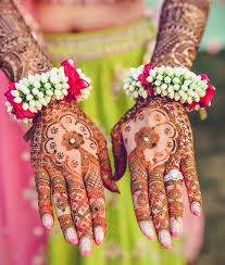 Silver Glitter Nails With Pink Tips For The Bride Photo Courtesy Hitched And Clicked Wedding Flower Jewelry Floral Jewellery Flower Jewellery For Mehndi