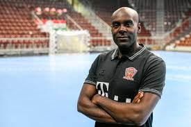 Határozat • program • veszprém aréna. Interju David Davis Vezetoedzovel Telekom Veszprem