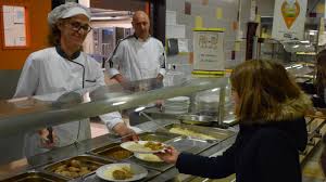 Oct 14, 2020 · de plus, la fermeture des cantines scolaires a pu entraîner des frais, les familles ayant dû prendre en charge ces repas, sans bénéficier des subventions que constituent les tarifs sociaux. Une Etoile Dans Les Assiettes De Cantines Scolaires En Flandre