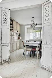 Une Maison Suedoise Mille Metres Carres Carres Maison Metres Mille Suedoise Une In 2020 Shabby Chic Dining Room Chic Dining Room Shabby Chic Dining