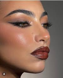 Giovanna Rios's Instagram, Twitter & Facebook