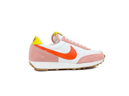 Artikelen 1 tot 27 van 46 in totaal. Nike Women Daybreak Coral Stardust Team Orange Summit White Ck2351 600 Proximamente Thesneakerone