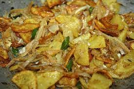 Fried anchovies add a nice crunchy texture to the dish. Resepi Sambal Kentang Ikan Bilis Cili Padi