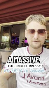 Hemingways (in my humble opinion) does the BEST English breakfast in  Tenerife. After trying more than 50 I'm confident to say it ticks all the  boxes. Amazing staff, lovely vibes and great