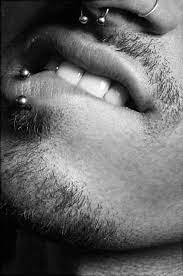 Pin By Srta Moriarty Noir On My Style Facial Piercings Cute Piercings Piercings