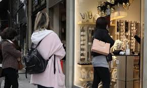 Δημοσιεύτηκε η απόφαση επιχορήγησης €3.000 για τις κλειστές επιχειρήσεις. Lianemporio Ayta Einai Ta Magazia Poy Anoigoyn Apo Deytera