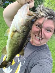 9-year-old girl catches large fish in Silver Lake