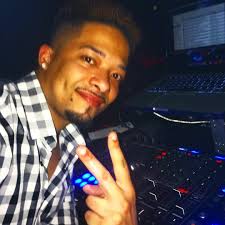 Stream Larry Hernandez