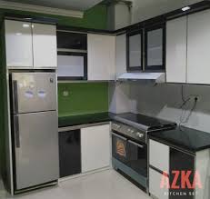 Kitchen set dapur merupakan kombinasi antara lemari gantung dan rak tertutup maupun transparan yang bisa diaplikasikan dengan cara ditempel di dinding dapur maupun dibangun di atas lantai dapur. Lemari Dapur Minimalis Azka Kitchen Set