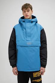 Logolu Kontrast Kanguru Mont Pull Bear Kanguru Mont