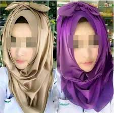 12 tutorial hijab segi empat paling simple cantik & kekinian. 9 Trend Tudung Yang Orang Malaysia Patut Stop Pakai Pada Tahun 2018 Lobak Merah