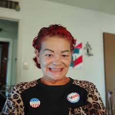 What are healthy food options for budgies?