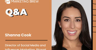 Shana Cook's Instagram, Twitter & Facebook