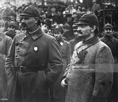 russian jewish revolutionary leon trotsky right with general soviet history leon trotsky bolshevik revolution