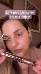 Video Review of Iconic London Glaze Crayon: null by {{userName}}