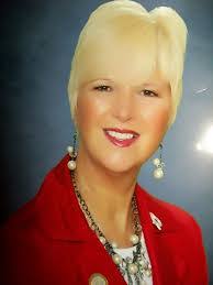 Becky Griggs's Instagram, Twitter & Facebook