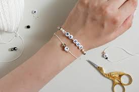 Armbänder mit namen selber machen. Diy Perlenarmbander We Love Handmade