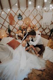 Hochzeitskleid für den schönsten tag im leben auswählen. Ethno Chic Wedding In Trendigen Erdtonen Hochzeitskiste