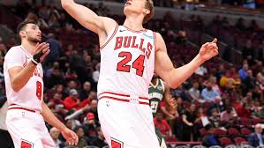 Joukkueen vahvin lenkki, 213 senttiä pitkä markkanen on varmasti herättänyt myös ihastusta katsomossa. Lauri Markkanen Stats Espn