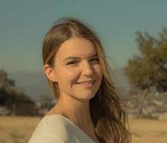 Julia Roper's Instagram, Twitter & Facebook