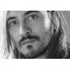 Révillon affida la direzione artistica delle sue linee a Andrew Heather