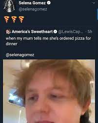 Selena Gomez Responded On Twitter To Lewis Capaldi S Post Listening To Look At Her Now Selena Gomez Respondio En Twitter A La Publicacion De Lewis Capaldi Esc