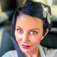 87300+ "Eileen To" profiles