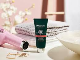 It is a universally acknowledged fact that the only product that matters in your elaborate skincare regime is the serum. The Best Hair Products Of 2020 That It Our Hair Swishy And Happy