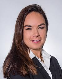 Davina Gomez's Instagram, Twitter & Facebook