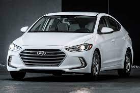 It is available in 5 variants and 5 colours. 2017 Hyundai Elantra Review Ratings Edmunds