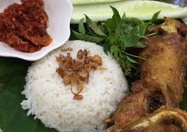 Jun 18, 2021 · masukkan cabai dan daun bawang. Nasi Putih Ayam Goreng Kunyit Kalori