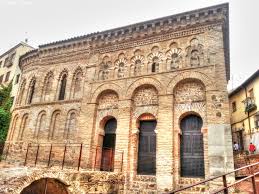 اكتشف العالم