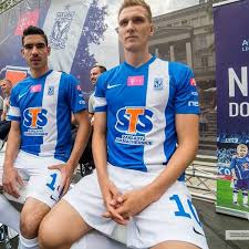 Sebagai tim tamu lech poznan akan menyusun strategi permainan yang akurat agar tak menanggung malu bermain di kandang basel. New Lech Poznan Jersey 2014 2015 Nike Lech Poznan Home Kit 2014 15 Football Kit News
