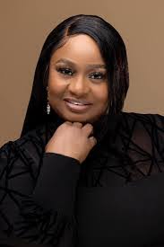 Shenell Smith's Instagram, Twitter & Facebook