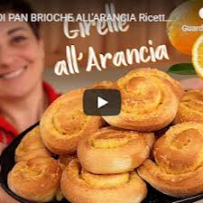 Il pan d'arancio è un semplicissimo panetto dolce del periodo invernale che unisce in una intesa prelibata quanto delicata i due frutti di maggiore qualità della sicilia: Girelle Di Pan Brioche All Arancia Ricetta Facile Fatto In Casa Da Benedetta Video Ricetta