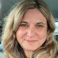 Ali Hobson's Instagram, Twitter & Facebook