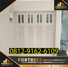 Harga pintu besi garasi dan ruko model terbaru | sebagai salah satu dari elemen yang terpenting didalam setiap bangunan, untuk setiap pemilihan model pintu rumah memang menjadi suatu hal yang sangat perlu untuk dipertimbangkan dengan begitu cermat. Pintu Garasi Besi Plat Minimalis Jasa Renovasi Kontraktor Rumah Jual Rumah Lahan