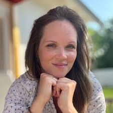 Marina Schmidt's Instagram, Twitter & Facebook