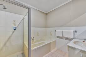 Mount gambier airport is just 15 minutes' drive away. 3 Bedroom Apartment Official Site Southgate Motel Book Mt Gambier S Best Hotel At Lowest Prices
