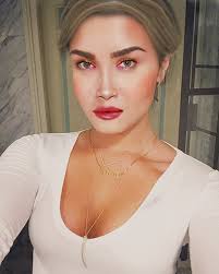 Veronica “ Ronnie “ Keller Lips: Madelaine Petsch...