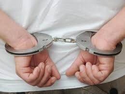 28.06.2021, 10:46 uhr täter auf der flucht: Thuringen Messerattacke In Erfurt 18 Jahriger Vorlaufig Festgenommen Thuringen Insudthuringen