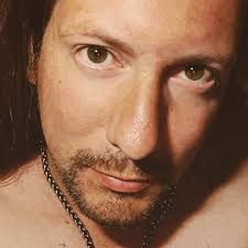 나는 머리띠를 거의 안쓰는데 이건 스타워즈 머리띠인데 채팅이 나 오늘 귀여워 보인다고 말해줬어 하이 👉👈🥹