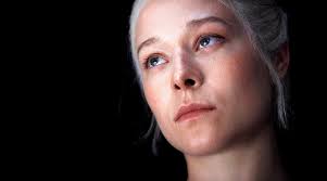 Because nobody 𝑒𝑣𝑒𝑟 suspects the butterfly... — Rhaenyra with her sons,  Prince Aegon the Younger...