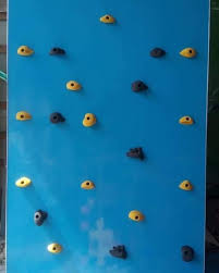 Un mur d'escalade, ou une structure artificielle d'escalade (sae), est un mur bâti pour la pratique de l'escalade sportive, offrant des prises pour les mains et les pieds. Mur D Escalade 2metre Par 1metre Smart Eveil Magasin De Jouet Et Article De Creche Loisirs Algerie Facebook